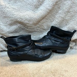 Indigo by Clarks Bootie Wrap Around Buckle. Size 8. Leather